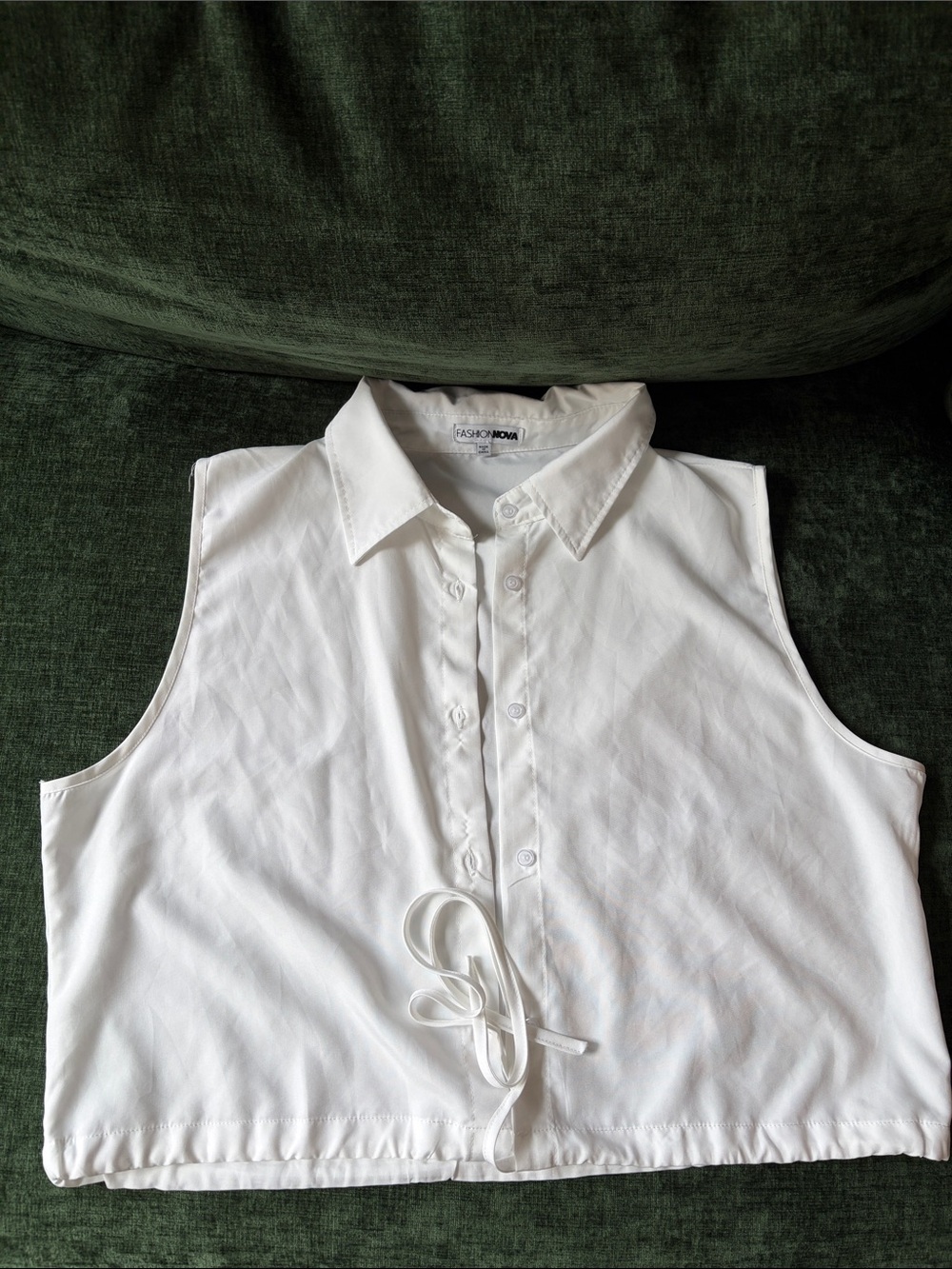 Fashion Nova White Sleeveless Tie-Front Crop Top